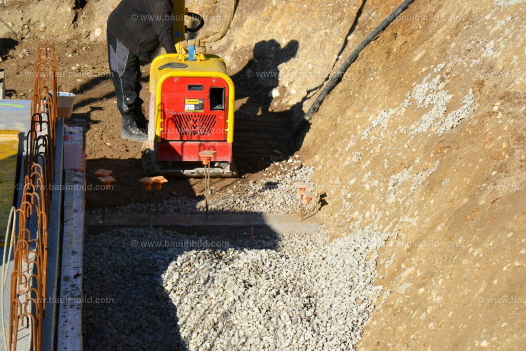 bib-lg02-erdarbeiten-0155 | Nach LV-Leistungsgruppen sortierte Detailfotos über den Bau eines Hauses. Alle Hausbau-Bilder direkt vom Urheber und Autor der Website Haus-Selber-Bauen.com