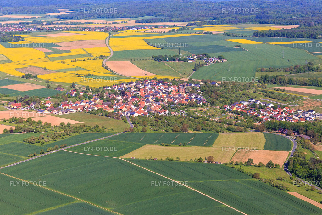 Ortsansicht aus Südosten | Luftbild: Ortsansicht aus Südosten im Ortsteil Sachsenhausen in Wertheim im Bundesland Baden-Württemberg in Deutschland. Foto: IMG_146601.jpg vom 10.05.2025 durch Werner Riehm/FLY-FOTO.de - Realisiert mit Pictrs.com