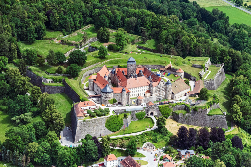 dr__0065542.jpg | KRONACH 15.06.2021 Burganlage der Veste " Festung Rosenberg Kronach " in Kronach im Bundesland Bayern, Deutschland. // Castle of the fortress " Festung Rosenberg Kronach " in Kronach in the state Bavaria, Germany. Foto: Daniel Reiter
