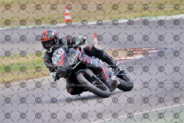 26bt05-1809 | markuskiefer.com - Realisiert mit Pictrs.com
