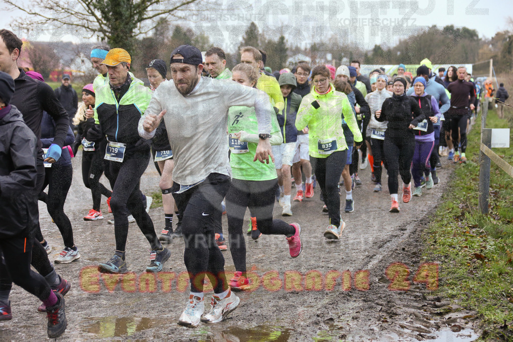 241208_0927_EX1_3750 | Sportfotografie im Rhein-Sieg Kreis, Köln, Bonn, NRW, Rheinland Pfalz, Hessen, etc. Unser Tätigkeitsfeld umfasst den Laufsport vom Volkslauf über den Marathon, Duathlon, Triathon bis zum Ultralauf wie Kölnpfad Ultra oder Schindertrail.