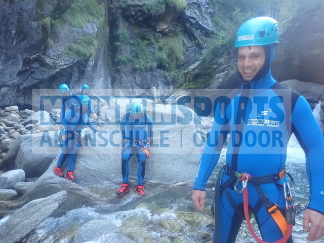 P2010040 | Bestelle die Bilder deines Berg- oder Wasser-Abenteuers mit Mountain Sports bequem von zu Hause aus direkt über unseren Online Fotoshop von pictrs.com. - Realisiert mit Pictrs.com