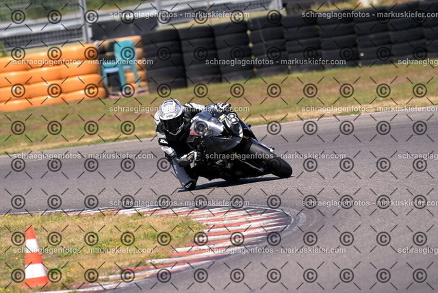 26bt04-1990 | markuskiefer.com - Realisiert mit Pictrs.com