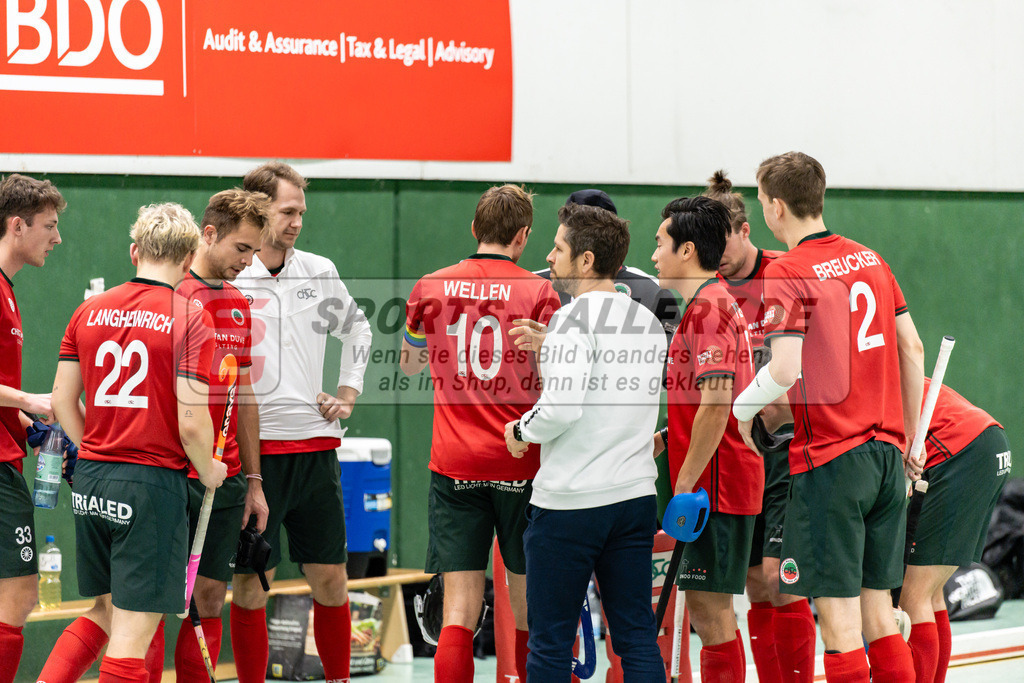 SFE_20250112_0044 | Köln, Deutschland, 12.01.2025:  ßHockey 1. Bundesliga Damen Rot-Weiss Köln - Crefelder HTC im KTHC Stadion Rot-Weiss Köln Tennis and Hockey Club am 12.01.2025 in Köln, Deutschland. (Foto von Stephan Fehrmann)Köln, Germany, 12.01.2025: ßHockey 1. Bundesliga Damen Rot-Weiss Köln - Crefelder HTC in KTHC Stadion Rot-Weiss Köln Tennis and Hockey Club at 12.01.2025 in Köln, Deutschland. (Foto from Stephan Fehrmann)