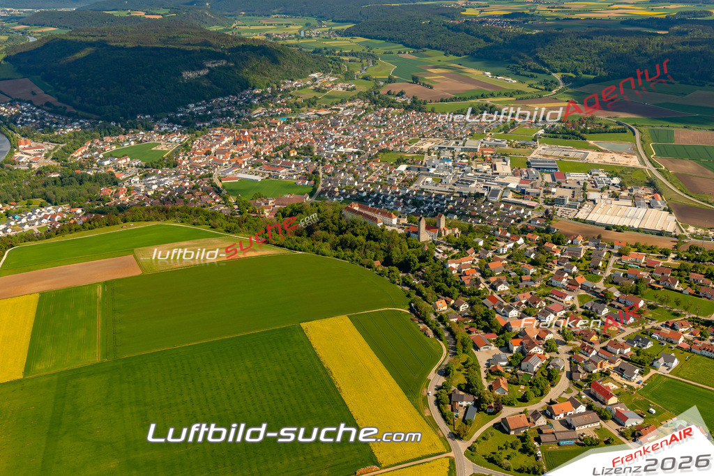 Das Luftbild zeigt :  Beilngries - Die Luftaufnahme wurde 2024 vom UL-Flugzeug aus erstellt ( keine Drohne ) - Hochauflösende Luftaufnahme - Für grossformatige Ausdrucke geeignet. Die Geschenkidee !Mit Lizenz und Bildrechte bestellbar