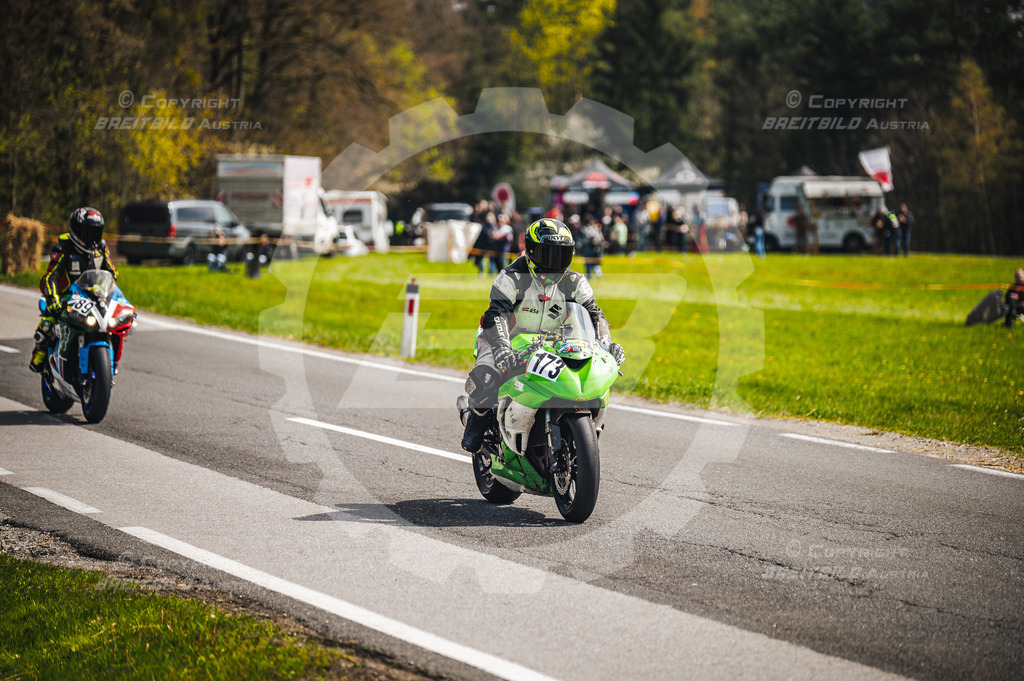 0530 - Bergrennen Landshaag2026 | BREITBILD Austria Webshop

Finde Fotos von: Breitbild, Breitbild Austria, Landshaag, Europeanbikers, KTM, BMW, Bergrennen, Bikeporn, Carporn, Bikes, Cars, Fotografie, Oberösterreich, Österreich, Berufsfotograf, Motorradteile Ganster, Julbach, Pannoniari - Realisiert mit Pictrs.com