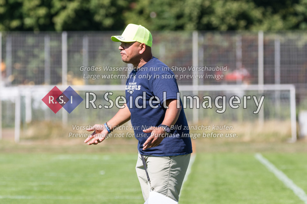American Football, Saison 2022, Regionalliga Nord, Hamburg Blue Devils - Oldenburg Knights, Dr.-Hermann-Schnell-Sportplatz (Hamburg), 06.08.2022, 07. Gameweek | Patrick Hamid (Blue Devils, Head Coach / Defensive Coordinator)