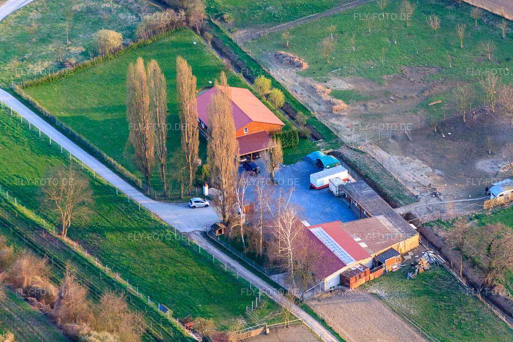 Luftbild: Landwirt Michael Schwager Am Schambach in Herxheim bei Landau im Bundesland Rheinland-Pfalz in Deutschland. Foto: IMG_38944.jpg vom 25.03.2011 durch Werner Riehm/FLY-FOTO.de