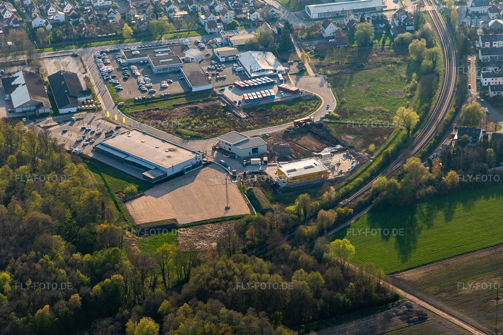 Luftbild: Neues Gewerbegebiet Lauterburger Straße in Kandel im Bundesland Rheinland-Pfalz in Deutschland. Foto: IMG_126478.jpg vom 20.04.2021 durch Werner Riehm/FLY-FOTO.de