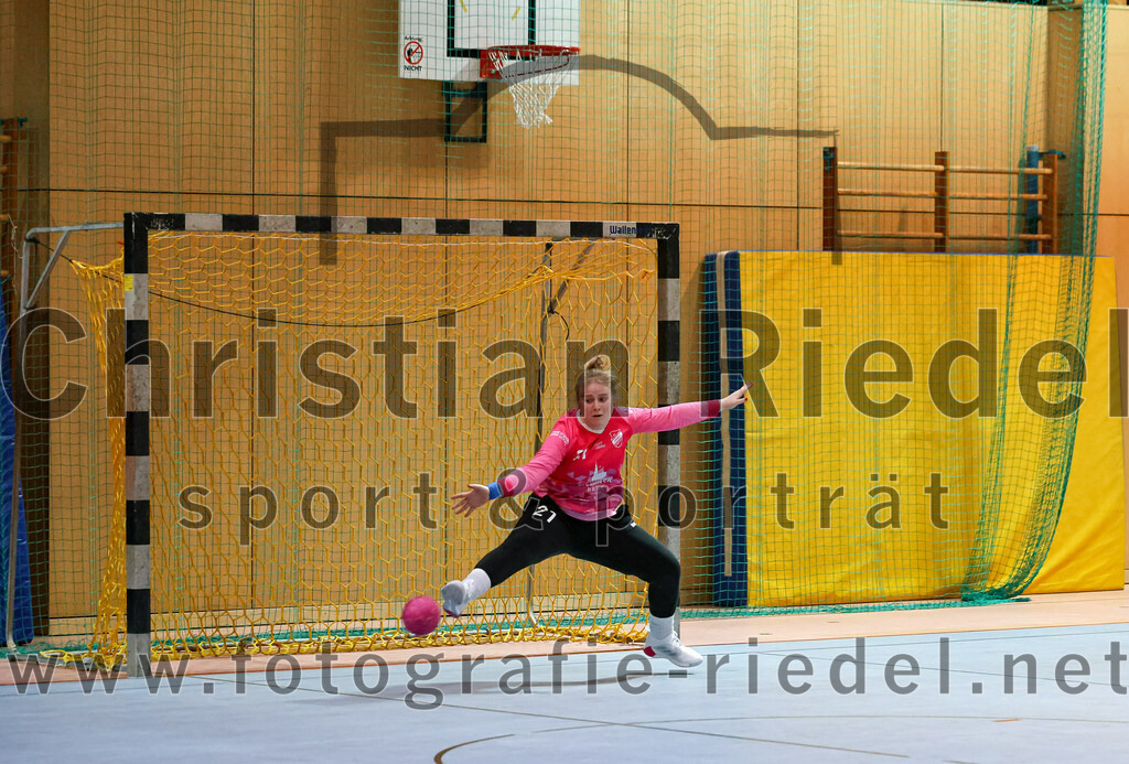 2023-01-21_067_SpVgg_Altenerding_gegen_TSV_Karlsfeld | Erding, Deutschland, 21.01.2023:
Handball, Bezirksoberliga Frauen Altbayern 2022 / 2023, 8. Spieltag, SpVgg Altenerding gegen TSV Karlsfeld, Endergebnis: 28:24

Laura Schestak (TSV Eintracht Karlsfeld, #21)

Foto: Christian Riedel / fotografie-riedel.net