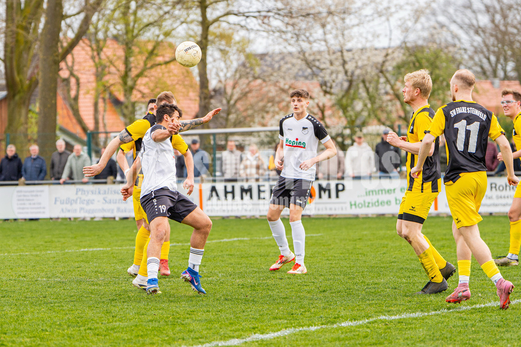 Fußball I Herren I Saison 2025-2026 I Kreisliga VEC I 22. Spieltag I SC SW Bakum - SV Falke Steinfeld I 23548 | jns.sportfotos - Realisiert mit Pictrs.com