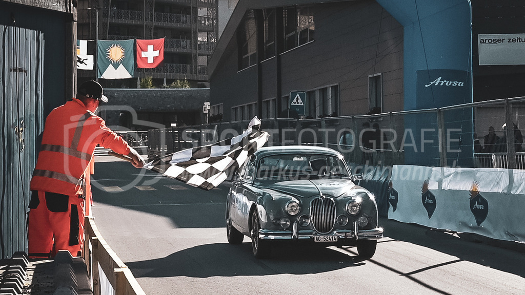 19. Arosa ClassicCar 2023 - 2. September 2023 | 19. Arosa ClassicCar 2023
Arosa, Schweiz
Peterhans David aus Oberrohrdorf mit der Startnummer 232 in einem Jaguar Jaguar MK II 3.4, Jahrgang 1961, in der Klasse Classic Trophy.
@arosaclassiccar, @arosa.official, #arosaclassiccar, #arosa, #76curves, #classiccar
Bild: Sportfotografie Markus Aeschimann | www.markus-aeschimann.ch - Realisiert mit Pictrs.com