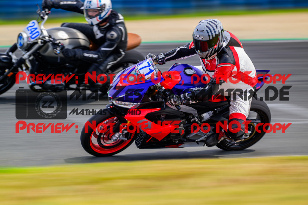 MaZZes_FotoMatrix_240725_6007705_1879 | BLAU