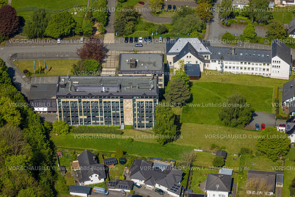 Brilon240503478 | Luftbild, Behörde Kreisverwaltung Hochsauerland, Polizeiwache und Polizeidienststelle, Brilon, Sauerland, Nordrhein-Westfalen, Deutschland