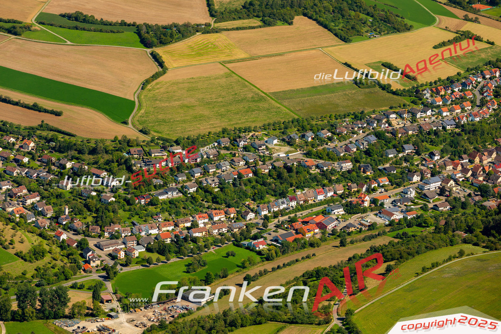 wachbach-bad-mergentheim-1117-2023 | Das Luftbild zeigt : Wachbach Bad Mergentheim - Die Luftaufnahme wurde 2023 vom UL-Flugzeug aus erstellt ( keine Drohne ) - 
Hochauflösende Luftaufnahme - Für grossformatige Ausdrucke geeignet. Die Geschenkidee !
Mit Lizenz und Bildrechte bestellbar