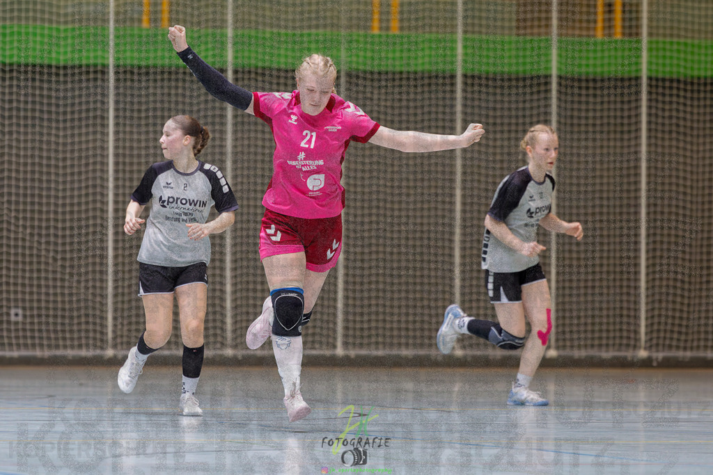 Hessenmeisterschaft wJC - Spiel um Platz 3; TuS Kriftel - SG Schenklengsfeld | Hessenmeisterschaft wJC - Spiel um Platz 3; TuS Kriftel - SG Schenklengsfeld am 22.03.2025 in Biedenkopf (Sporthalle Lahntalschule)Photo © 2025 - Jörg Heinrich - Realisiert mit Pictrs.com