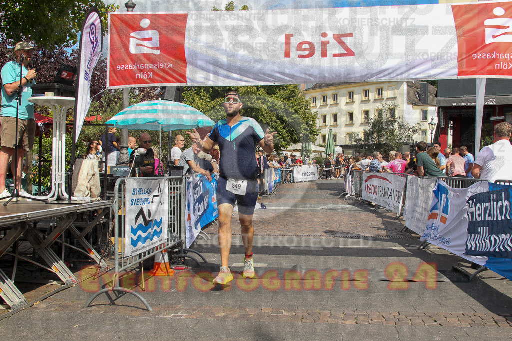 250824_1457_EV4_2421 | Sportfotografie im Rhein-Sieg Kreis, Köln, Bonn, NRW, Rheinland Pfalz, Hessen, etc. Unser Tätigkeitsfeld umfasst den Laufsport vom Volkslauf über den Marathon, Duathlon, Triathon bis zum Ultralauf wie Kölnpfad Ultra oder Schindertrail.