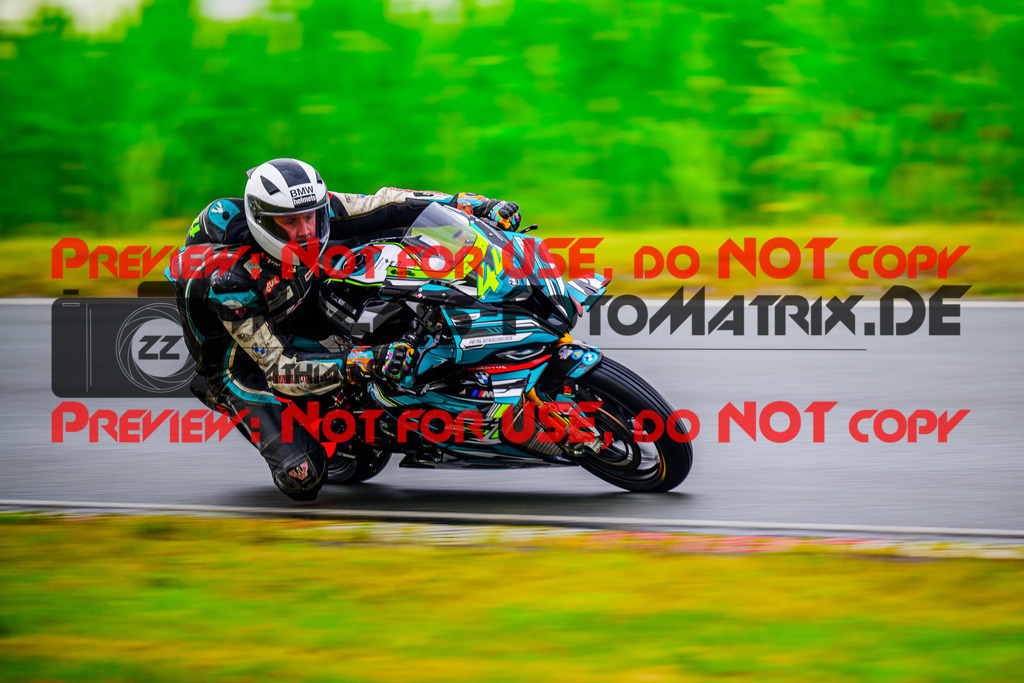 MaZZes_FotoMatrix_240727_6007705_8516 | STK