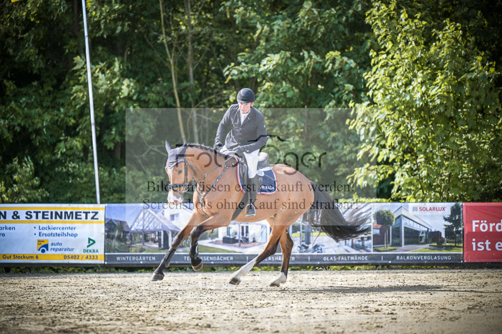 DOS_8250 | Entdecke hochwertige Reitturnierfotos von Foto Oger. Professionell, emotional und authentisch – jetzt Lieblingsmomente im Shop bestellen. - Realisiert mit Pictrs.com