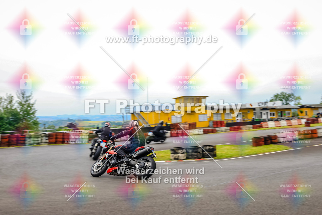 OBK-5586 | Hier findet Ihr Bilder von Touristenfahrten auf der Nürburgring Nordschleife oder von anderen Veranstaltungen die ich besucht habe. Viel Spass beim Durch Schauen 