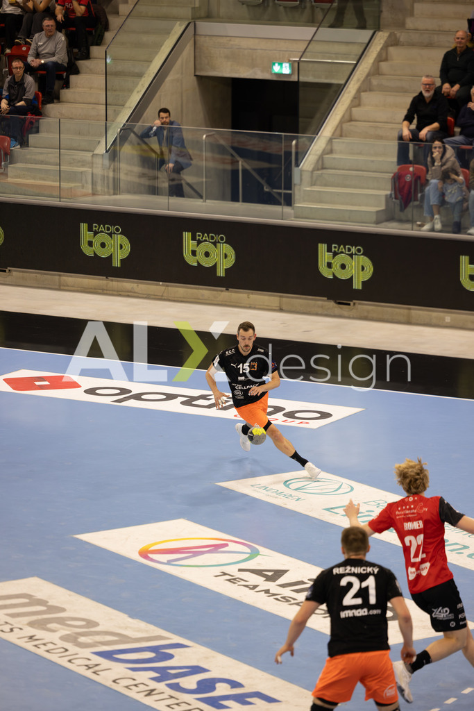 Handballen I Herren I Saison 2025-2026 I Quickline Handball League 2026 | Men I 18. Spieltag I Pfade Winterthur - Kadetten Schaffhausen I 20.12.2025 | 15 Marvin Lier (Kadetten Schaffhausen) - Flügel links - Realisiert mit Pictrs.com