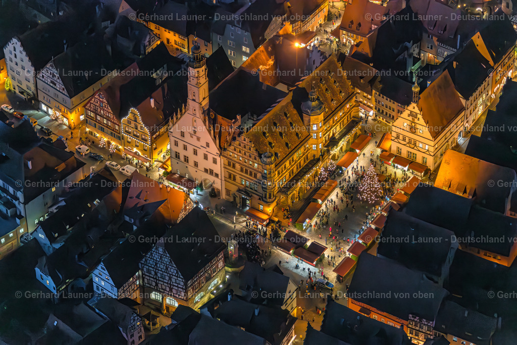 3906343 | weihnachtliches Rothenburg bei Nacht