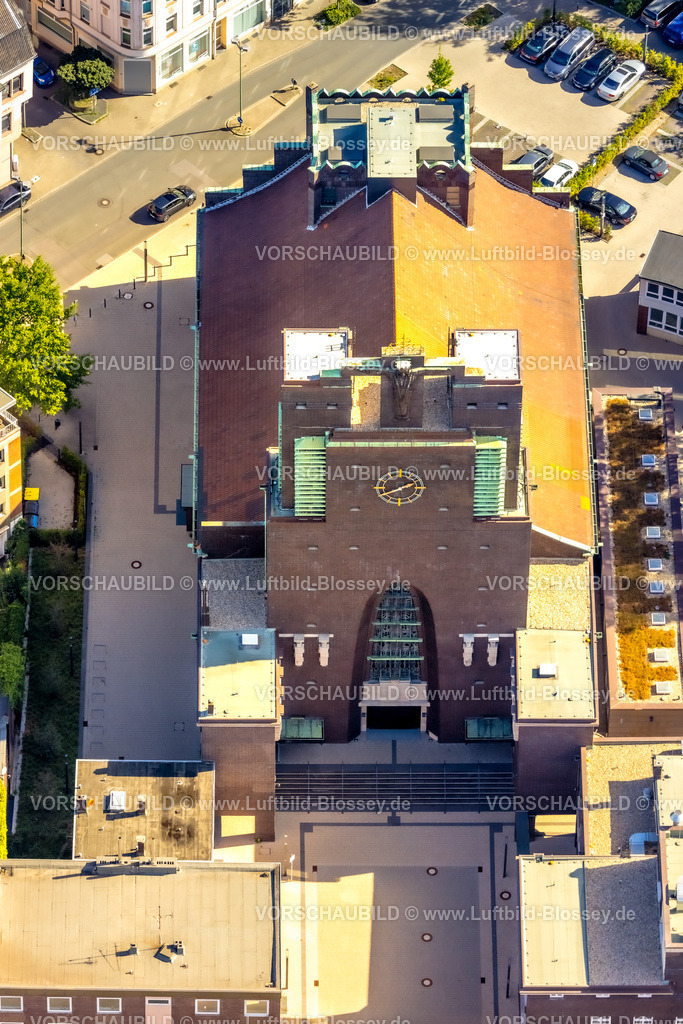 Gelsenkirchen220801367 | Luftbild, Neues Pumpwerk-Gebäude der Emschergenossenschaft nahe der Sutumer Brücken auf der Schleuseninsel zwischen Rhein-Herne-Kanal und Fluss Emscher, Schalke-Nord in Gelsenkirchen, Ruhrgebiet, Nordrhein-Westfalen, Deutschland