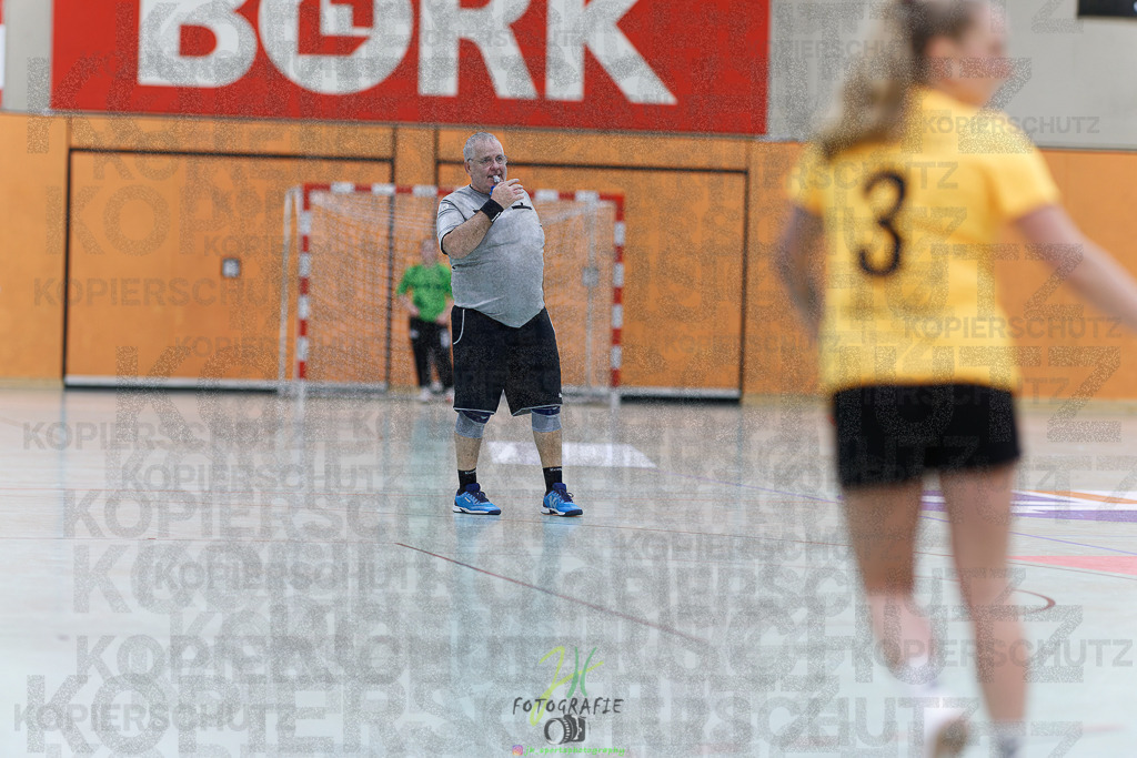 Frauen Oberliga Mitte (HHV); HSG Kleenheim/Langgöns II - HSG Eibelshausen/Ewersbach | Frauen Oberliga Mitte (HHV); HSG Kleenheim/Langgöns II - HSG Eibelshausen/Ewersbach am 01.11.2025 in Oberkleen (Weidig-Halle)Photo © 2025 - Jörg Heinrich - Realisiert mit Pictrs.com