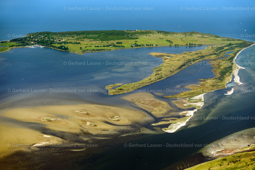 4061492 | INSEL HIDDENSEE 08.09.2021 Wasseroberfläche mit Sandbank "Hahnentiefschaar" an der Ostseeküste auf der Insel Hiddensee im Bundesland Mecklenburg-Vorpommern. // Water surface with sandbank at the seaside the Baltic Sea on the island Hiddensee in the state Mecklenburg - Western Pomerania. Foto: Gerhard Launer