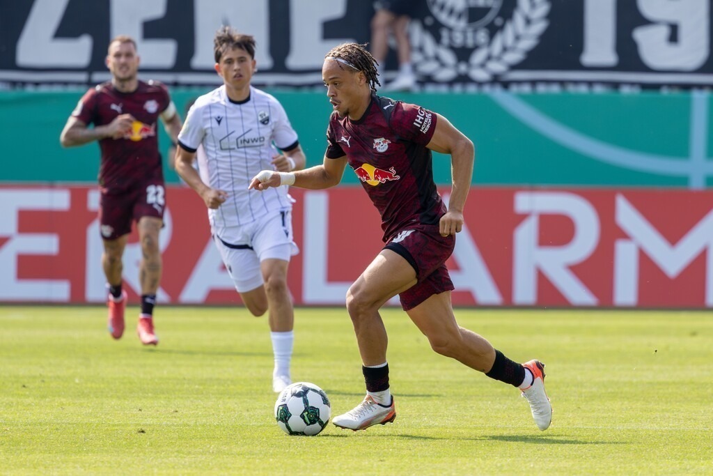 SV Sandhausen gegen RB Leipzig (DFB-Pokal, 1. Runde)***Am Ball: Xavi Simons (10, Leipzig) | SV Sandhausen gegen RB Leipzig (DFB-Pokal, 1. Runde)***Am Ball: Xavi Simons (10, Leipzig) - Realisiert mit Pictrs.com