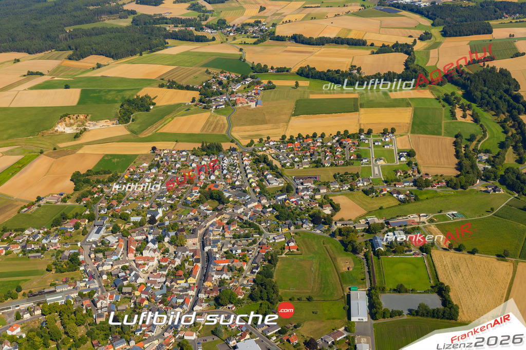 Luftaufnahme von Thiersheim - Die Luftaufnahme wurde 2025 vom UL-Flugzeug heraus erstellt ( keine Drohne ) - Hochauflösende Luftaufnahme - für professionelle Ausdrucke geeignet. Die Geschenkidee !Mit Lizenz und Bildrechte bestellbar