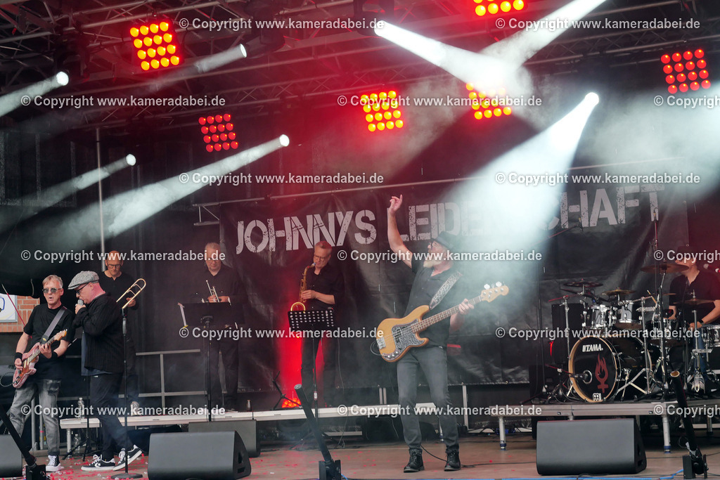 29.08.2025 Johnnys Leidenschaft bei den DIN Tagen 2025 | 29.08.2025 Johnnys Leidenschaft gibt auf der Altmarktbühne in Dinslaken bei den DIN Tagen 2025 ein Konzert. - Realisiert mit Pictrs.com