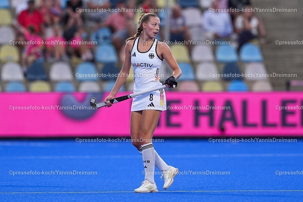 xydrx11082503073 | 11.08.2025, xydrx, Frauen EuroHockey Championship 2025, Gruppenphase, Gruppe A, Deutschland - Niederlande, Sparkassenpark Mönchengladbach: Sophia Schwabe (GER #8)