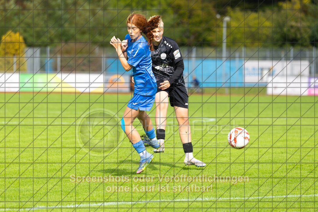 20261010_140753_0638_(c)_by_PhotoPeet | #,1.FC Donzdorf (schwarz) vs. SC Sand (blau), Fußball, EnBW-Oberliga B -Juniorinnen, 05. Spieltag, Saison 2026/2027, Rasenplatz Lautertal Stadion, Süßener Straße 16, 73072 Donzdorf, 10.10.2026 - 14:00 Uhr,Foto: PhotoPeet / Sport- &amp; Eventfotografie / Peter Harich