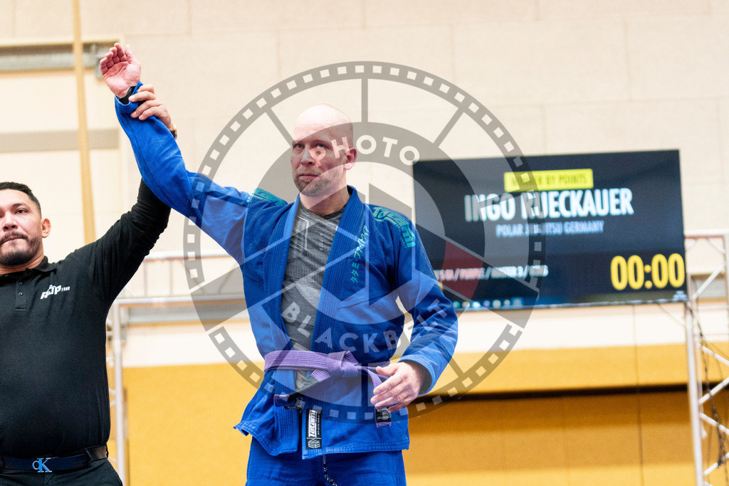 20231118PBB11391 | Fighters compete during the AJP Tour 600 Frankfurt Championship in Frankfurt/Main, Germany, on November 18, 2023.