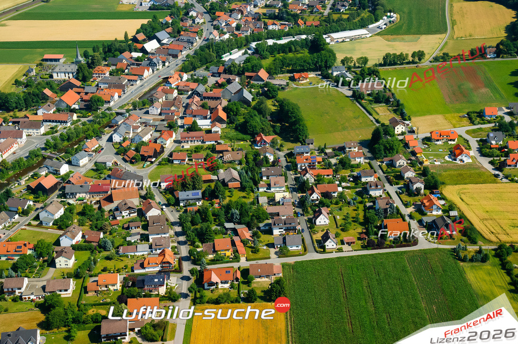 Die Luftaufnahme Neukenroth - Stockheim wurde vom UL-Flugzeug (keine Drohne) aus fotografiert.Hohe Druck- Auflösung-die Geschenkidee!