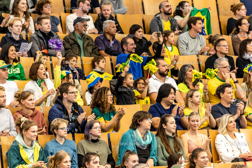 2022-00063248-Testspiel-Deutschland-Brasilien | Zuschauer 17.09.2022; Berlin Foto: Gerold Rebsch - www.beachpics.de
