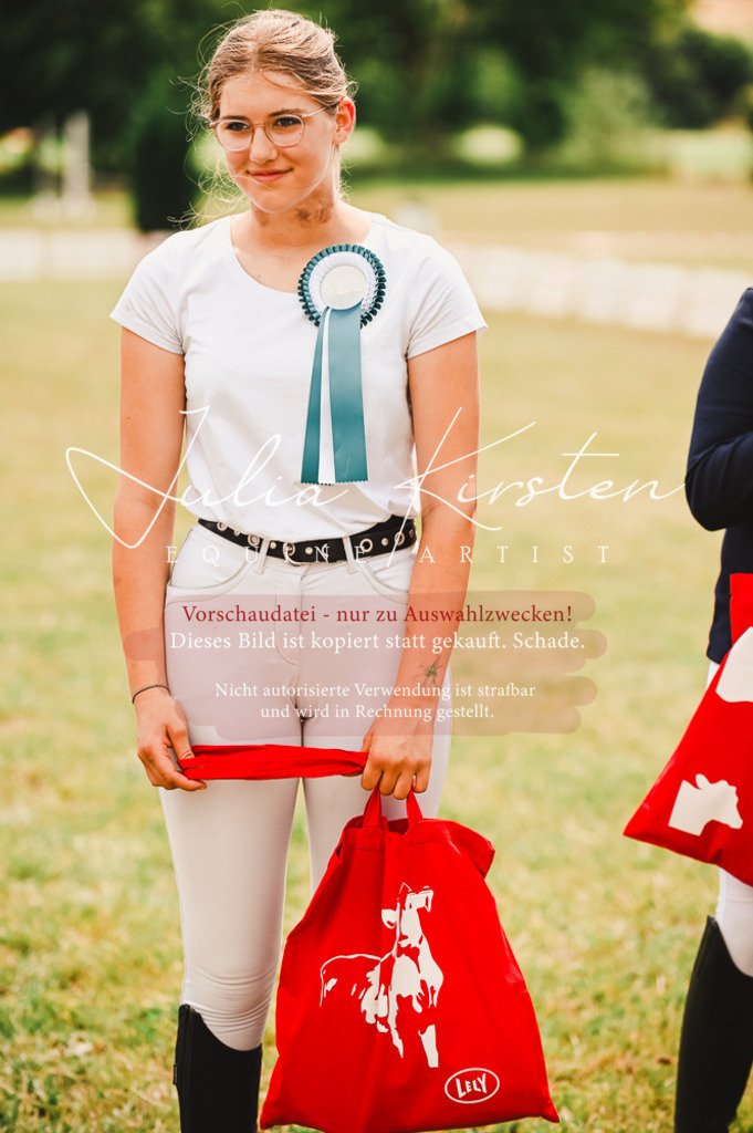 DSC_6412 | Pferde- und Turnierfotografie in Westsachsen. Pferdeportraits, Auftragszeichnungen und intuitive Kunst.