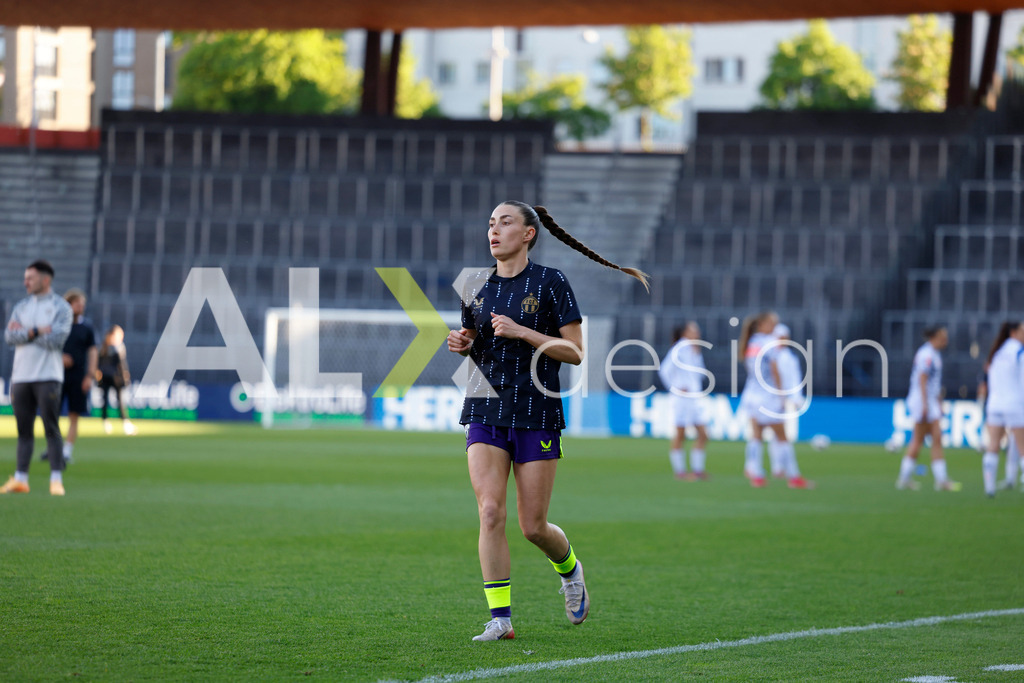 GC Zürich vs FC Zürich - AXA Women’s Super League Playoffs - Stadion Letzigrund | LUISA BLUMENTHAL of FC Zürich before the AXA Women’s Super League Playoffs quarter-final second leg between GC Zürich and FC Zürich at Stadion Letzigrund, Zurich, Switzerland. - Realisiert mit Pictrs.com