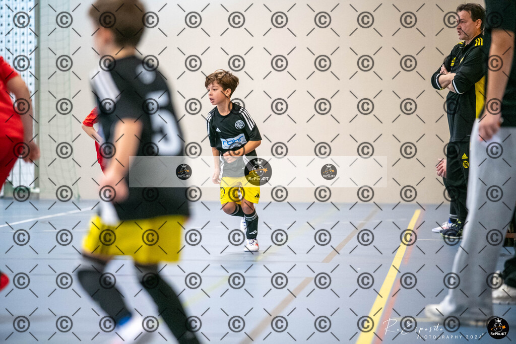 20241123_FCR-Hallenturnier-E_023 | Sport und Naturfotografie von Roberto Esposito zeigt echte Momente Bewegung und die Schönheit der Natur. Ausdrucksstarke Bilder schaffen Emotionen.