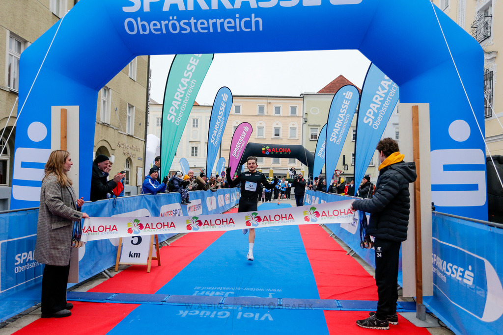 AW_20231231awmac-31 | WELS, 31.12.2023, Sparkasse Silvesterlauf Wels 2023 , Image shows: Photo: WAPICS / Andreas Willdoner