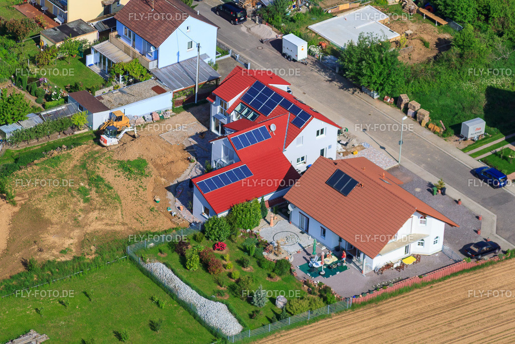 Jakob Becker Straße | Luftbild: Jakob Becker Straße im Ortsteil Mörzheim in Landau im Bundesland Rheinland-Pfalz in Deutschland. Foto: IMG_27229.jpg vom 23.05.2010 durch Werner Riehm/FLY-FOTO.de - Realisiert mit Pictrs.com