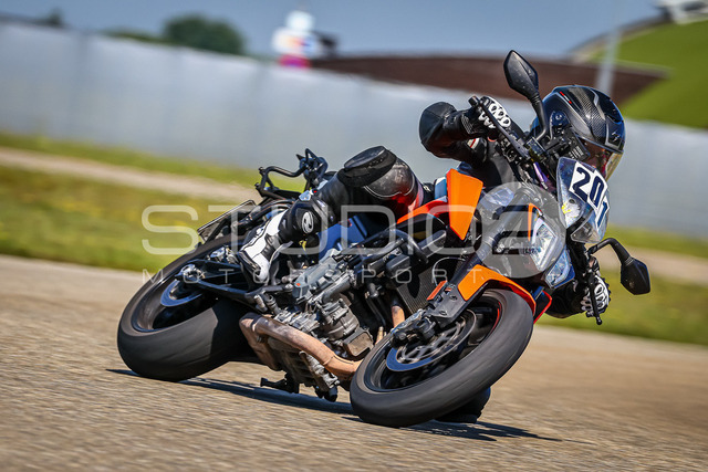 0201-260509DCB-041_201 | Deine Full-Service-Agentur für ✔️Videoproduktionen und ✔️Motorsportfotografie Jetzt Angebot anfragen!