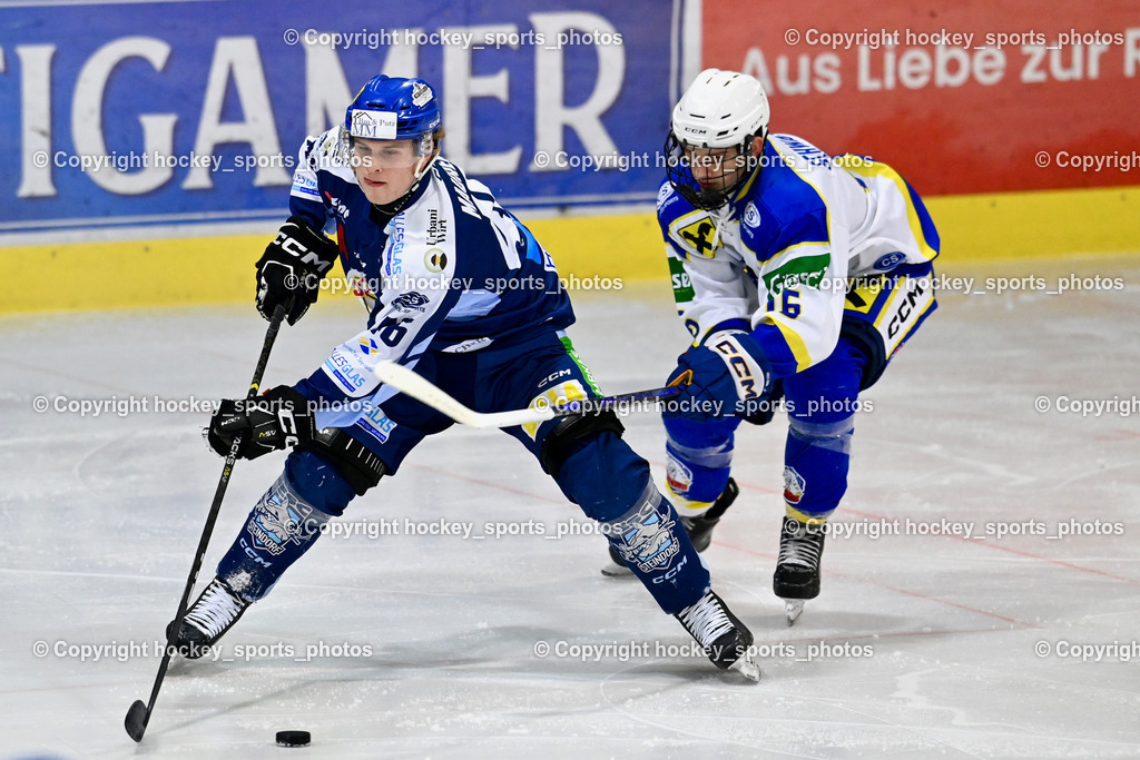ESC Soccerzone Steindorf vs. UECR Huben  | #46 Maurer Julian ESC Steindorf, #16 Schwarzer David UECR Huben, ESC Soccerzone Steindorf vs. UECR Huben , ESC Soccerzone Steindorf vs. UECR Huben  am 11.01.2025 in Steindorf (Ossiachersee Halle), Austria, (Photo by Bernd Stefan)