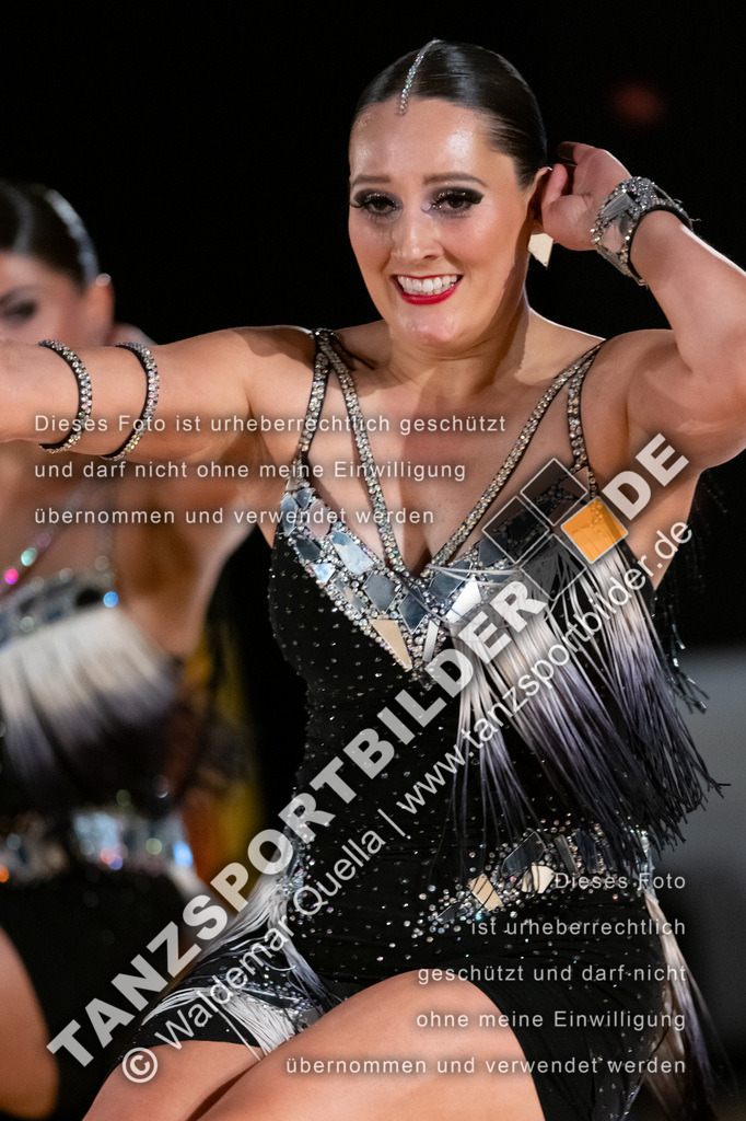 20250504-11188 | Hier finden Sie Tanz Bilder vom Latein und Standard Formationen tanzen. Sportbilder vom Tanzsport. Schöne Fotos und von Weltmeisterschaft, Europameisterschaft, Bundesliga, Regionalliga, Oberliga und Landesliga sowie von GOC Stuttgart, DanceComp, WM Bremen