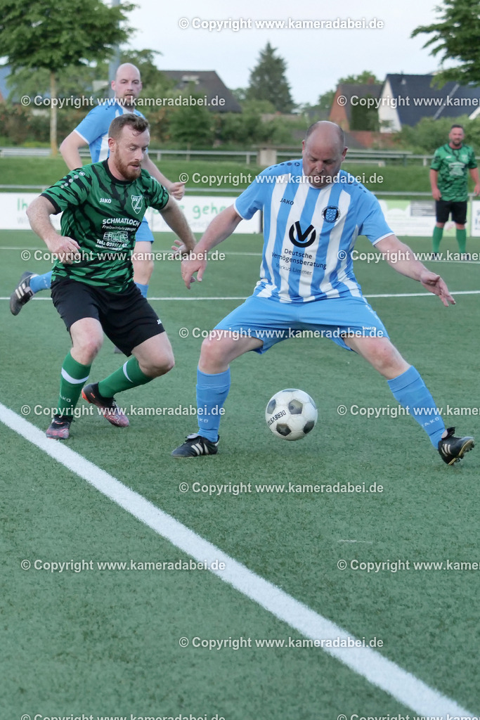 Fußball Kreispokal 25/26 Ü 32 : Spiel um Platz 3 : SV 08/29 Friedrichsfeld - SV Ringenberg AH  2 : 1 | Fußball Kreispokal 25/26 Ü 32 : Spiel um Platz 3 : SV 08/29 Friedrichsfeld - SV Ringenberg AH  2 : 1Spielort : Voerde Friedrichsfeld - Realisiert mit Pictrs.com