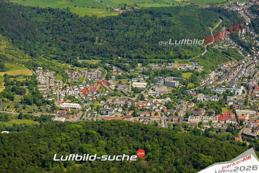 Das Luftbild zeigt Sulzbacher Strasse Mosbach - Die Luftaufnahme wurde 2023 vom UL-Flugzeug aus erstellt ( keine Drohne ) - Hochauflösende Luftaufnahme - Für grossformatige Ausdrucke geeignet. Die Geschenkidee !Mit Lizenz und Bildrechte bestellbar