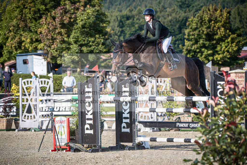 DOS_4930 | Entdecke hochwertige Reitturnierfotos von Foto Oger. Professionell, emotional und authentisch – jetzt Lieblingsmomente im Shop bestellen.Deutschlandweite Turnierfotografie. - Realisiert mit Pictrs.com