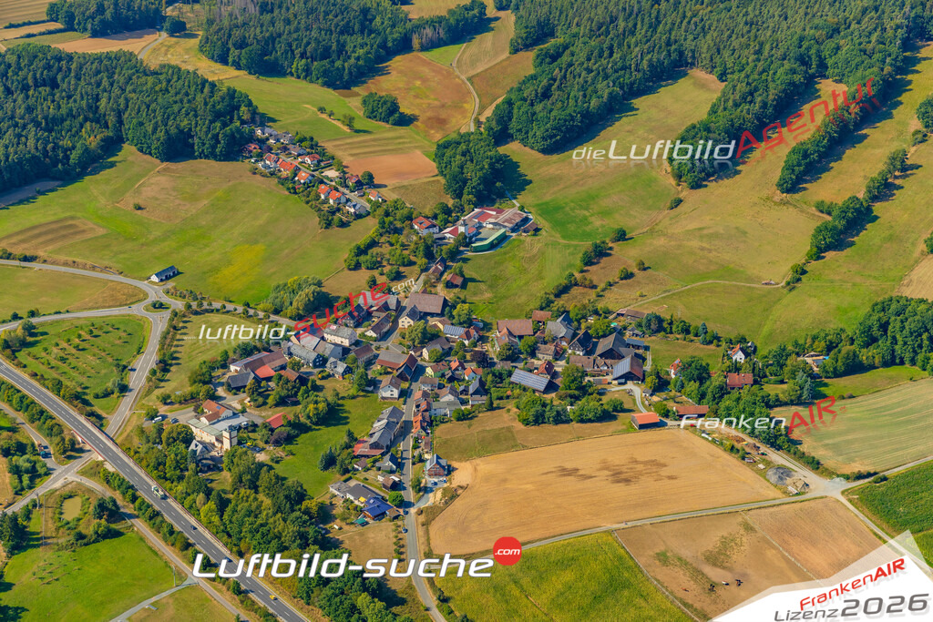 Schöne Luftaufnahme als Geschenk in Mödlitz Schneckenlohe - Die Luftbildaufnahme wurde 2025 vom UL-Flugzeug heraus erstellt ( keine Drohne ) - Hochauflösende Luftaufnahme -Nicht vergleichbar mit Google Maps oder Satelittenbilder- Die Geschenkidee !Mit Lizenz und Bildrechte bestellbar