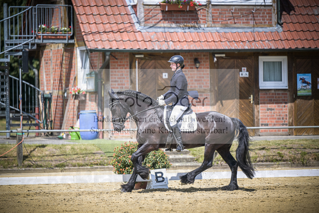 DOS_4549 | Entdecke hochwertige Reitturnierfotos von Foto Oger. Professionell, emotional und authentisch – jetzt Lieblingsmomente im Shop bestellen.Deutschlandweite Turnierfotografie. - Realisiert mit Pictrs.com